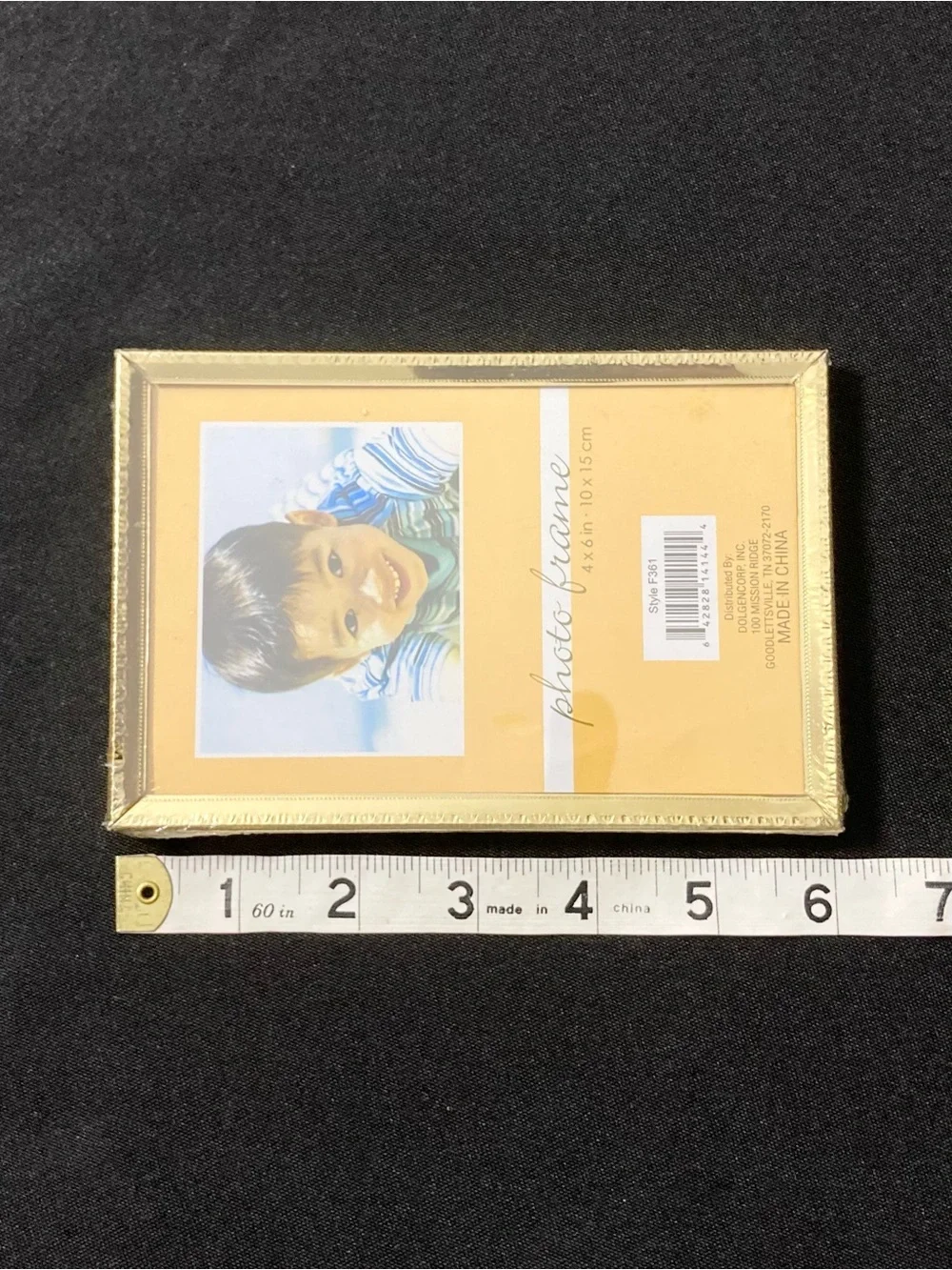 ⭐️ Vintage Metal Gold 4” x 6” Easel Back Picture Frame